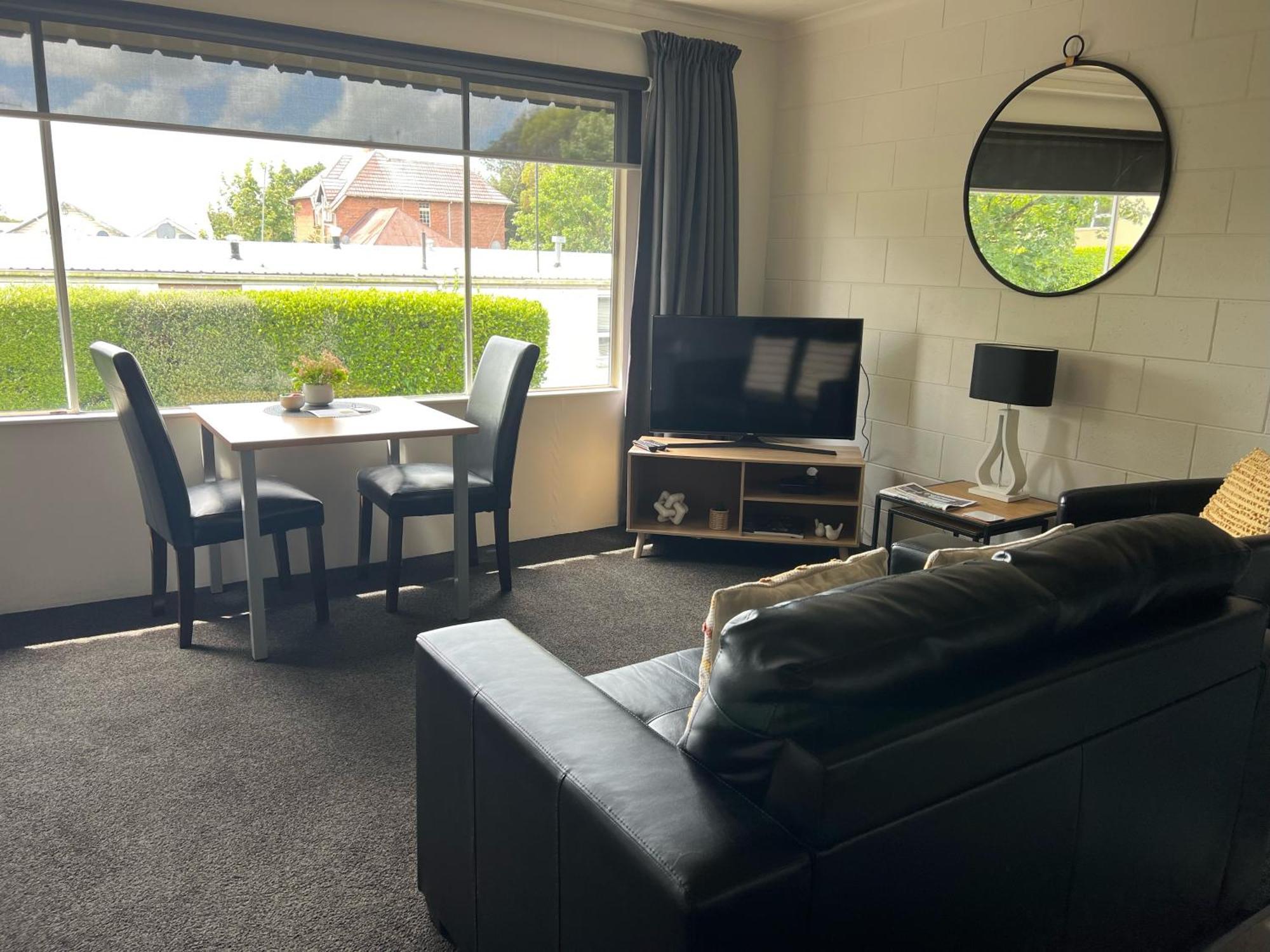Golden Leaf Apartments Invercargill Exterior photo